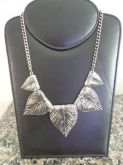 Maxi Colar Folhas